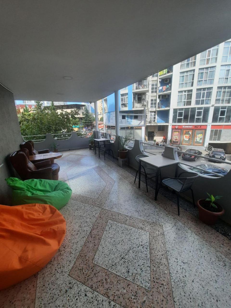 Palm Hostel Batumi Exterior foto